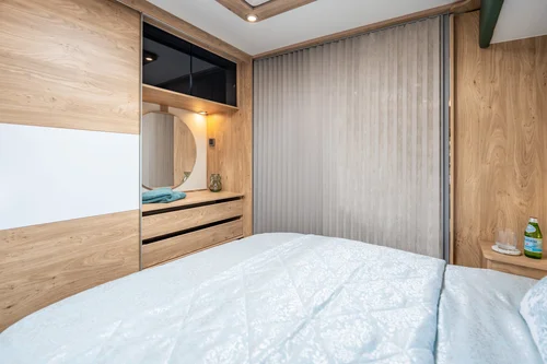 2025+INOS+Caravan+by+Fifth+Wheel_Bedroom_night