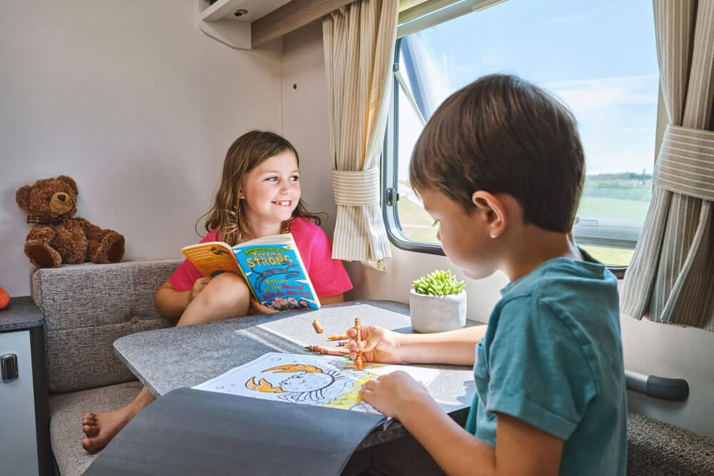 2026-sprite-alpine-4-db-lifestyle-children