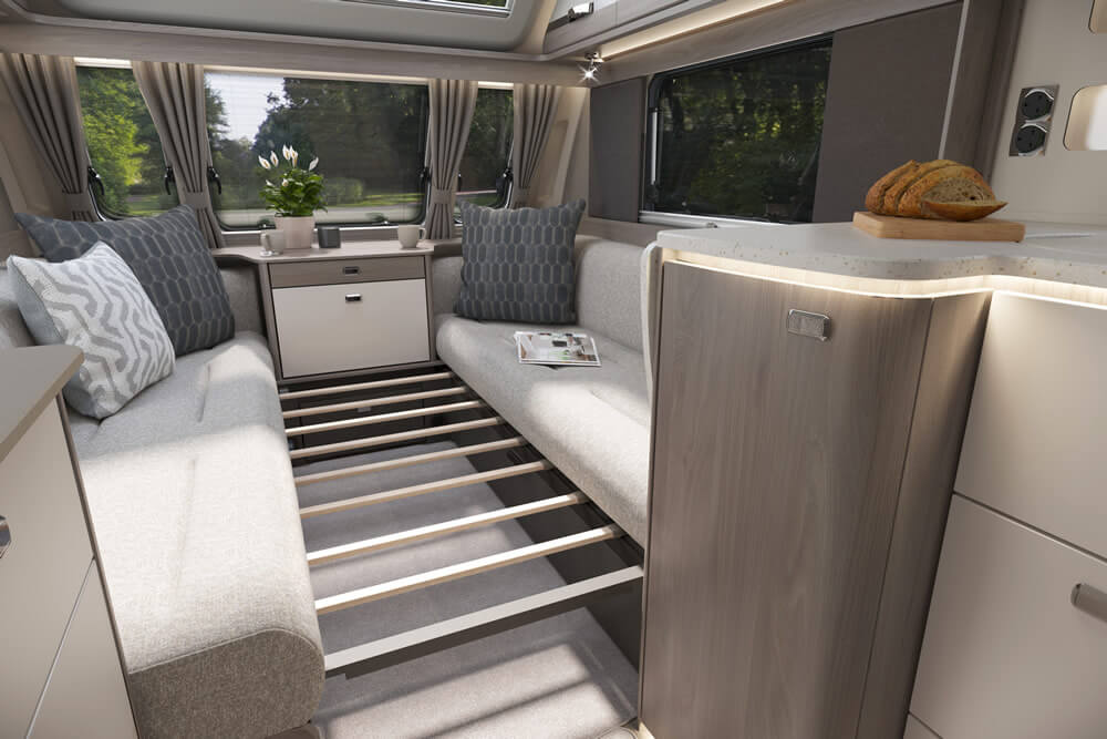 2026_conqueror_480_pull_out_bed_slats