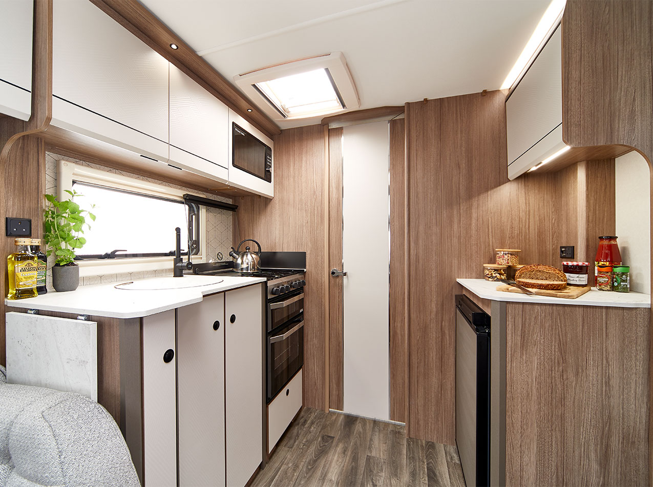 Coachman-Acadia-545-interior-sliders-3