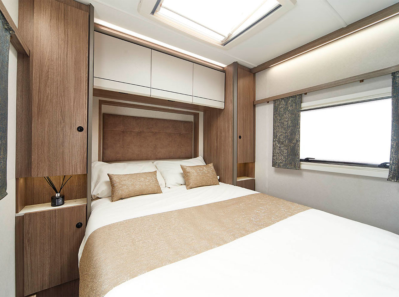 Coachman-Acadia-545-interior-sliders-4