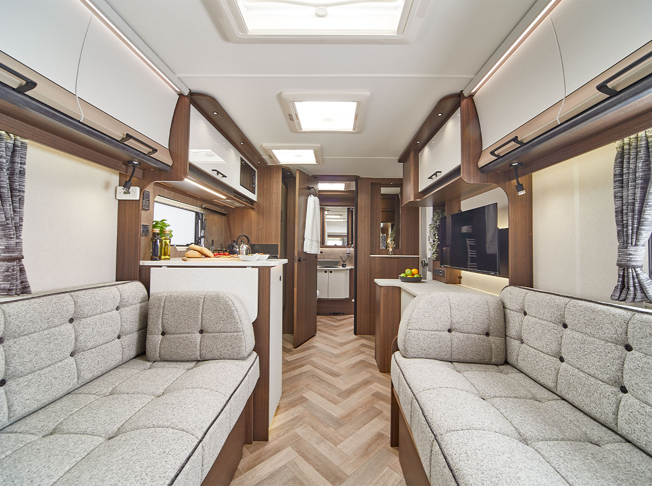 Coachman-Laser-480-interior-sliders-5