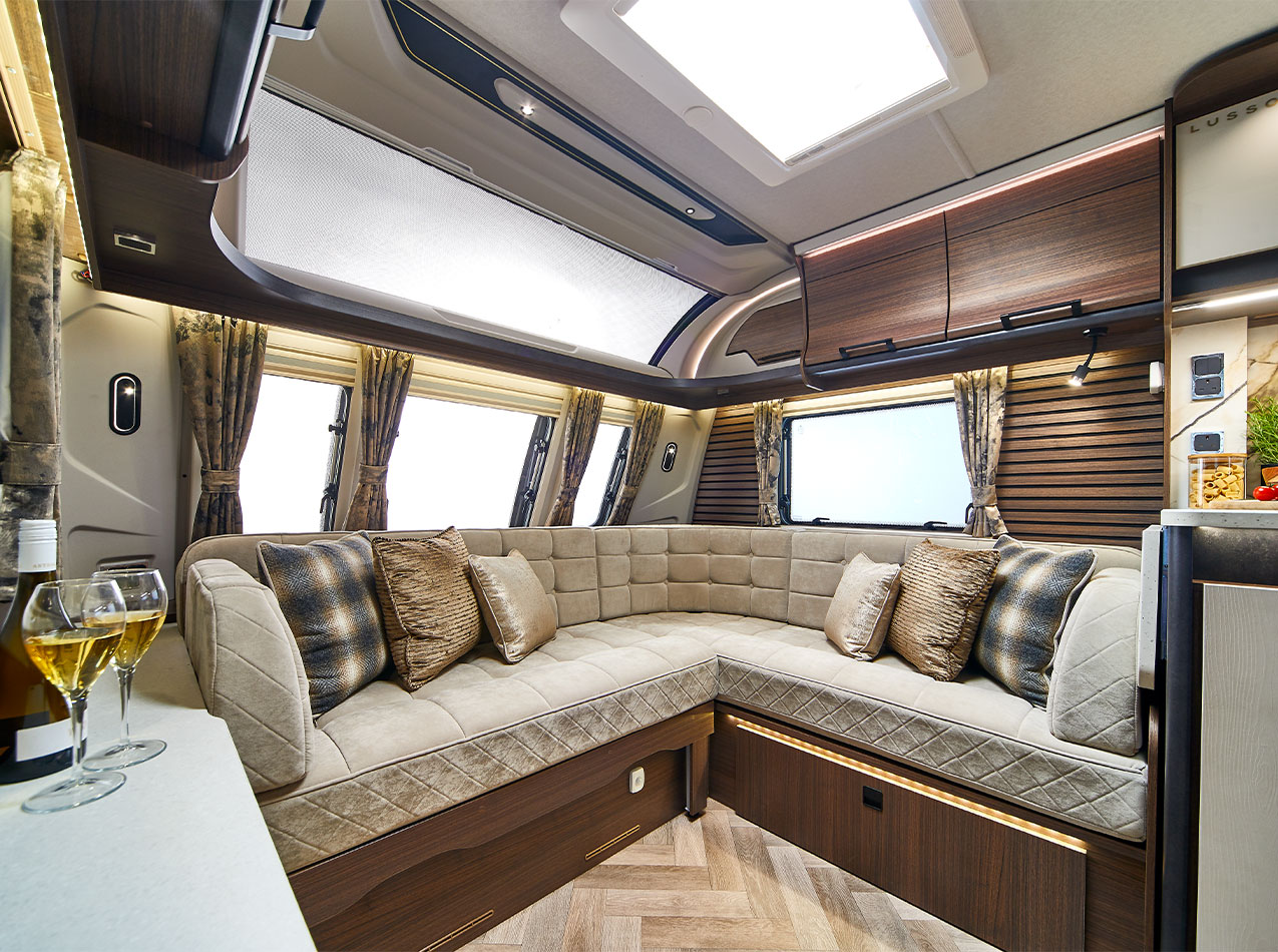 Coachman-Lusso-interior-sliders-1