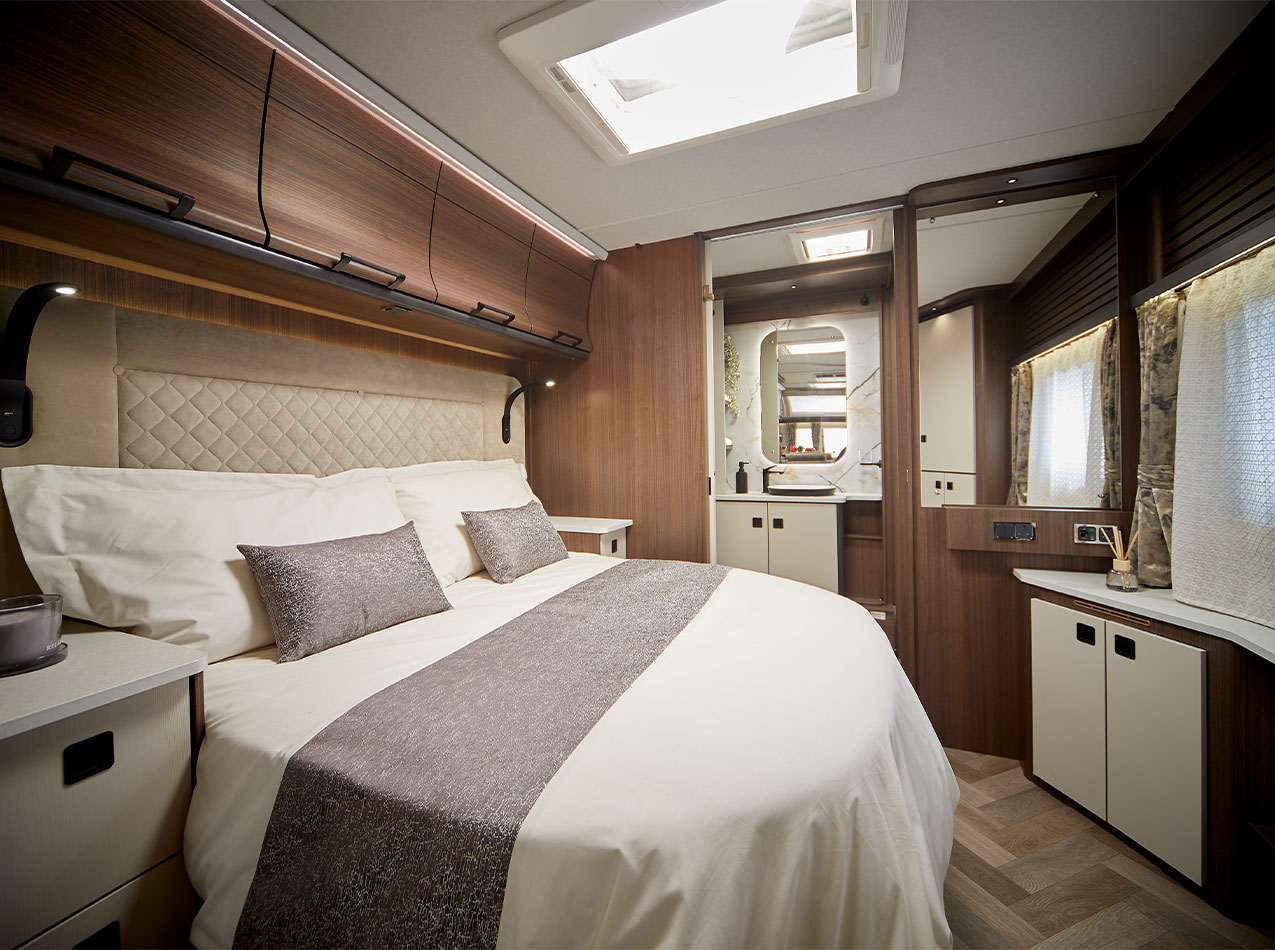 Coachman-Lusso-interior-sliders-3