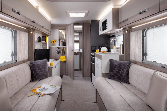 Cruzer-475-Front-to-Rear-705x470