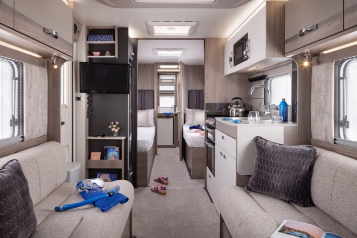 Cruzer-530-Front-to-Rear-705x470