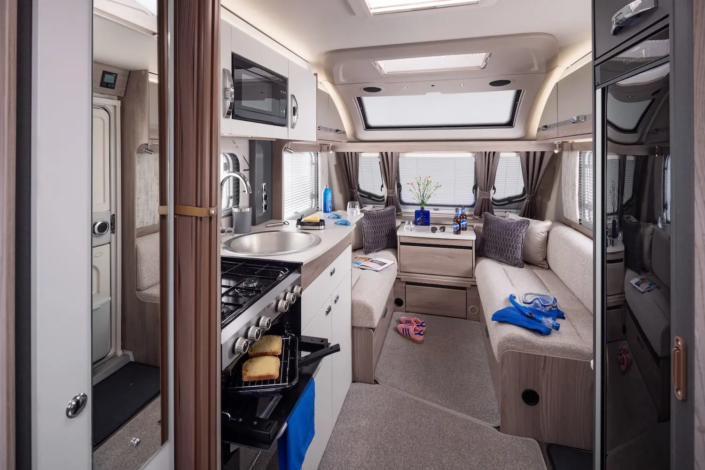 Cruzer-530-Rear-to-Front-705x470