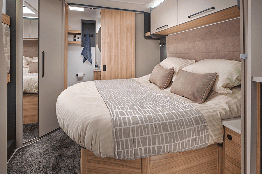 Pegasus-Black-Brindisi-bed-gif