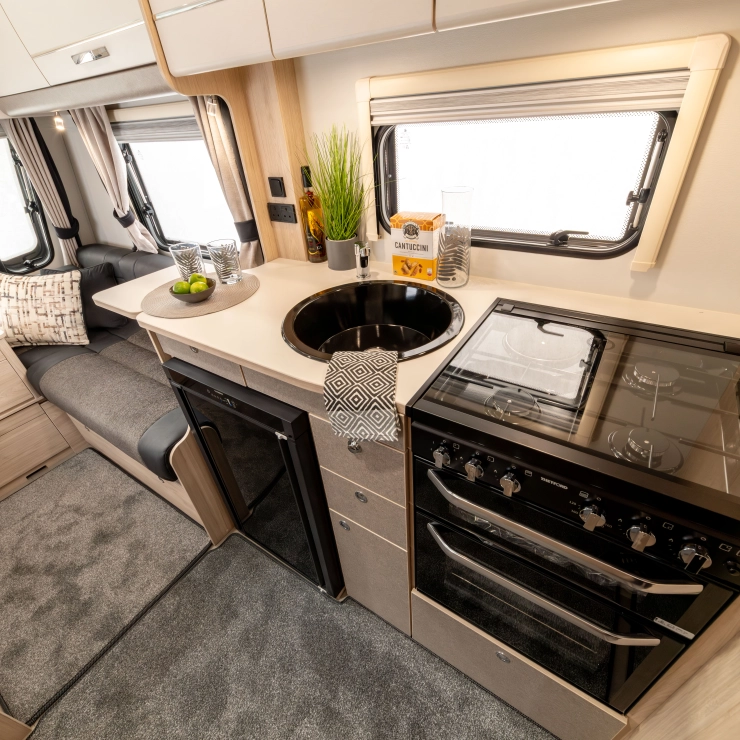 avante-apex-550-18-740x740-crop-q100