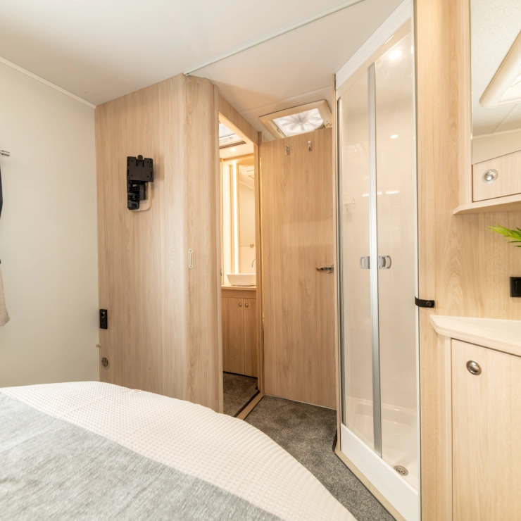 avante-apex-550-23-740x740-crop-q100