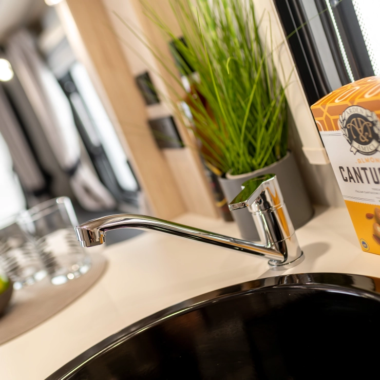 avante-apex-550-51-740x740-crop-q100