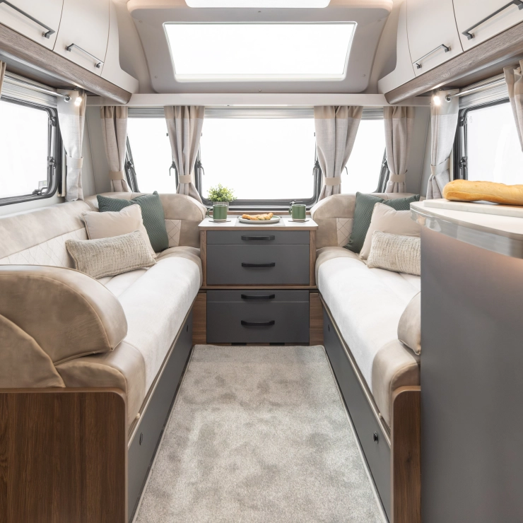 buccaneer-skyliner-commodore-2-740x740-crop-q100