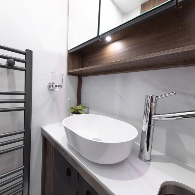 buccaneer-skyliner-commodore-21-740x740-crop-q100