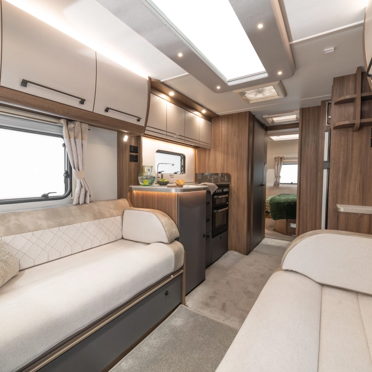 buccaneer-skyliner-commodore-5-740x740-crop-q100