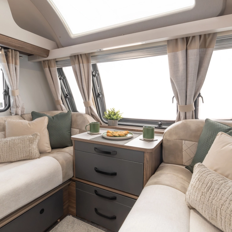 buccaneer-skyliner-commodore-8-740x740-crop-q100