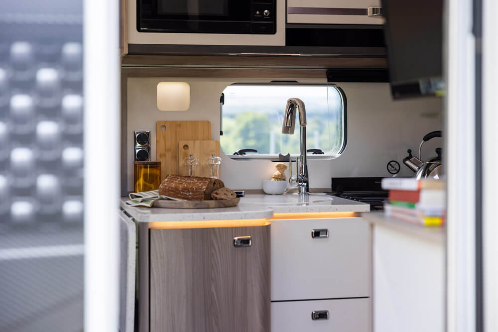 conqueror-grande-645-kitchen