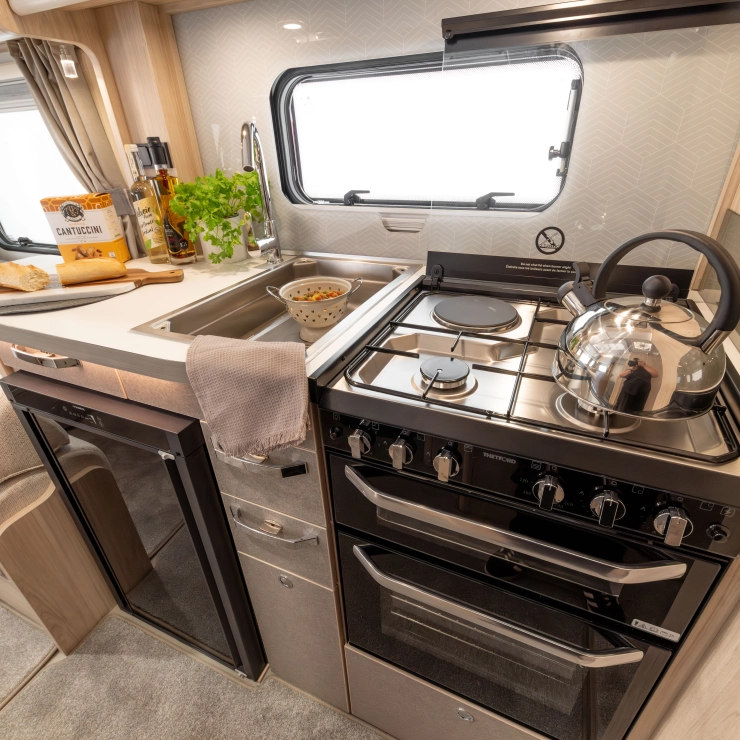 elddis-crusader-aurora-14-740x740-crop-q100