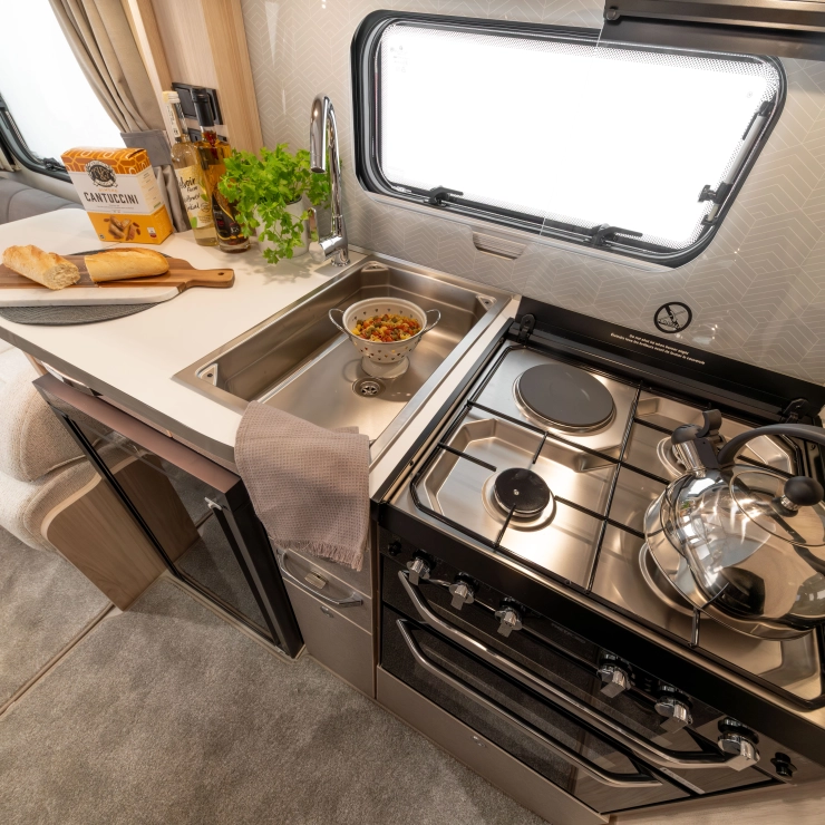 elddis-crusader-aurora-15-740x740-crop-q100