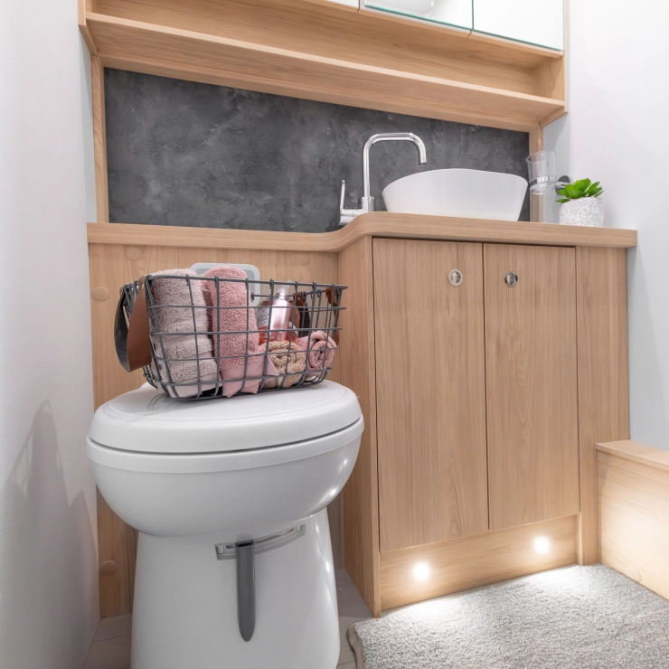 elddis-crusader-aurora-18-740x740-crop-q100