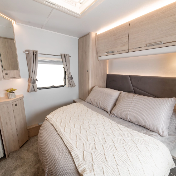 elddis-crusader-aurora-27-740x740-crop-q100