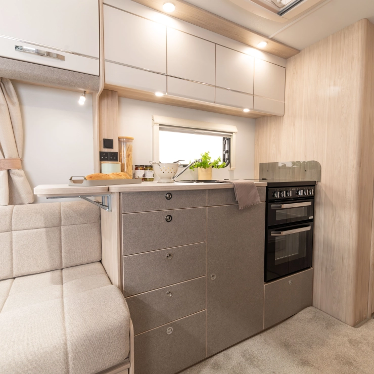 whirlwind-evolve-868-13-740x740-crop-q100