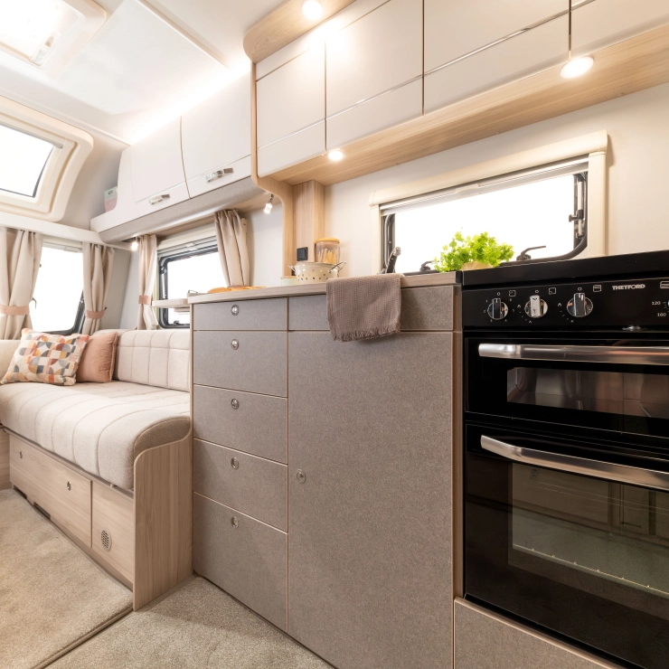 whirlwind-evolve-868-17-740x740-crop-q100